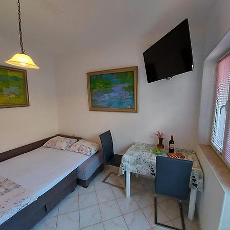 איגאלו Guest House Ivana מראה חיצוני תמונה