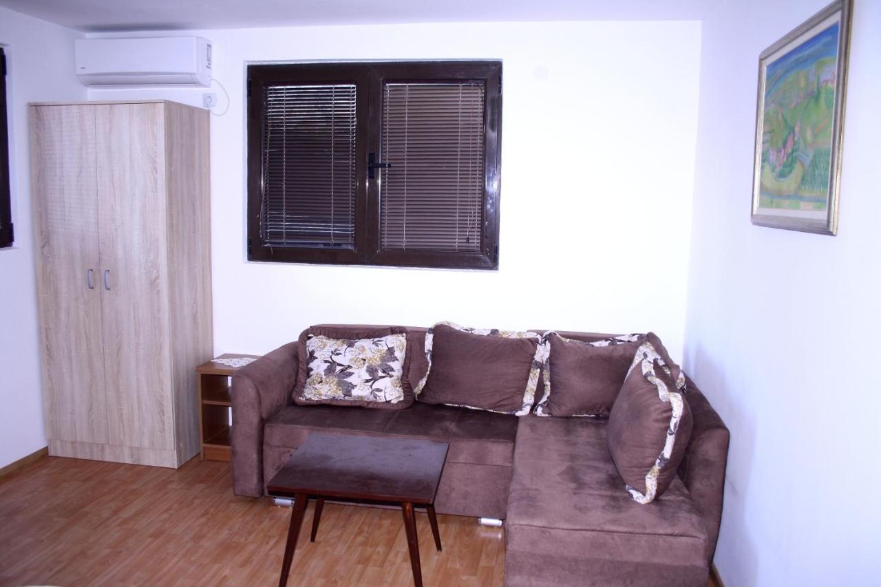 איגאלו Guest House Ivana מראה חיצוני תמונה